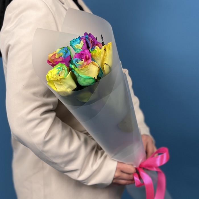 5 радужных роз 60 см