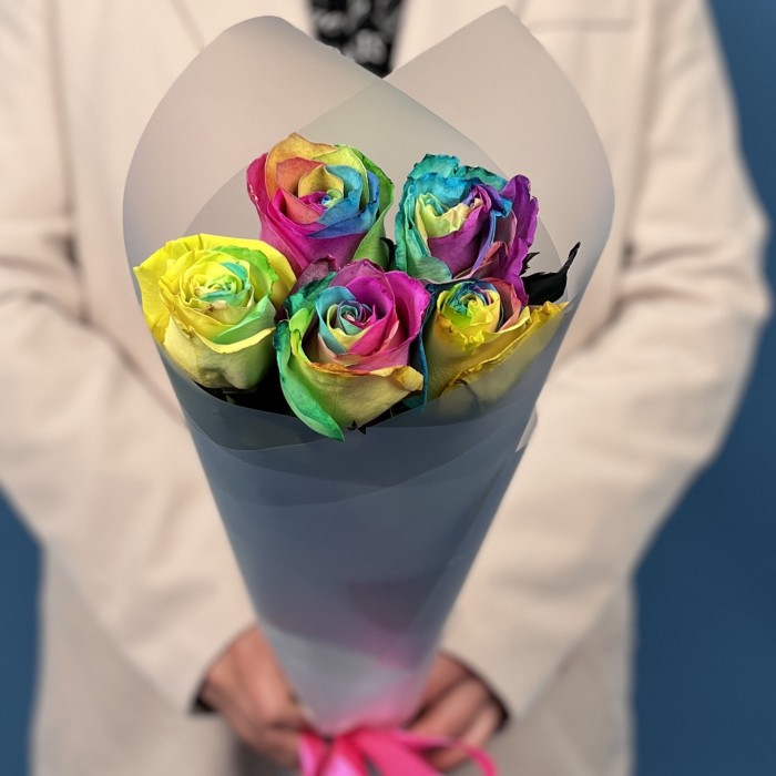 5 радужных роз 60 см