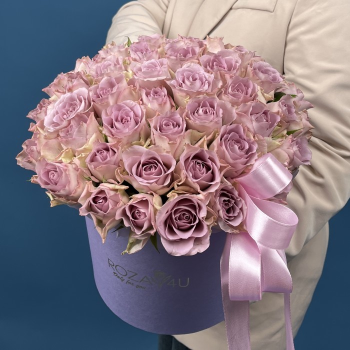 51 сиреневая роза Мемори Лейн в коробке