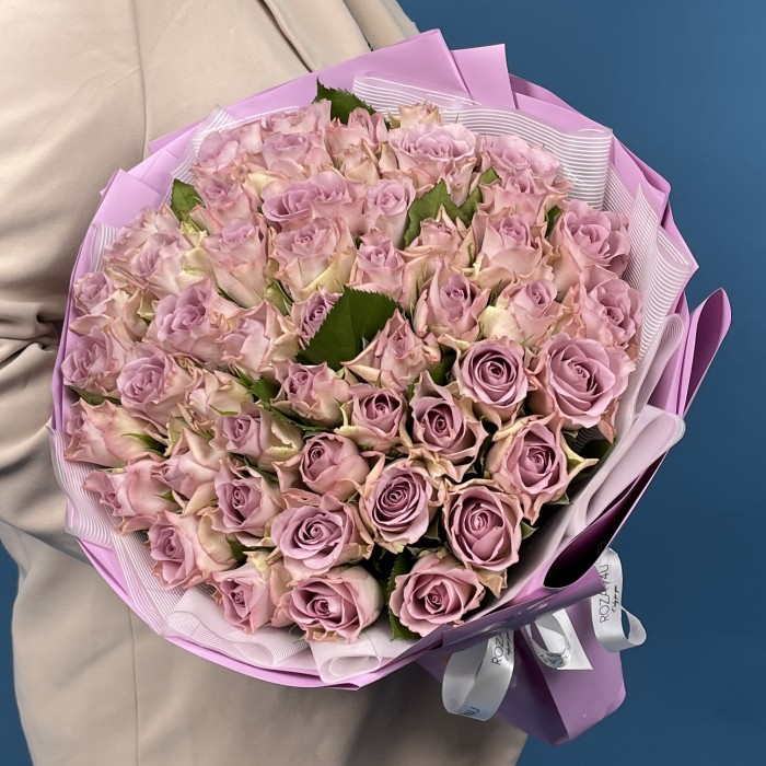 51 сиреневая роза Мемори Лейн 40 см