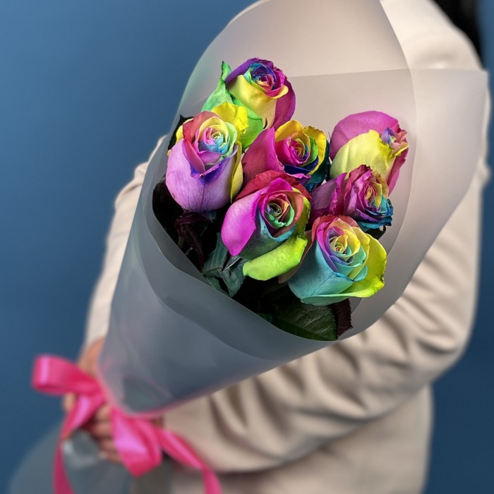 7 радужных роз 60 см