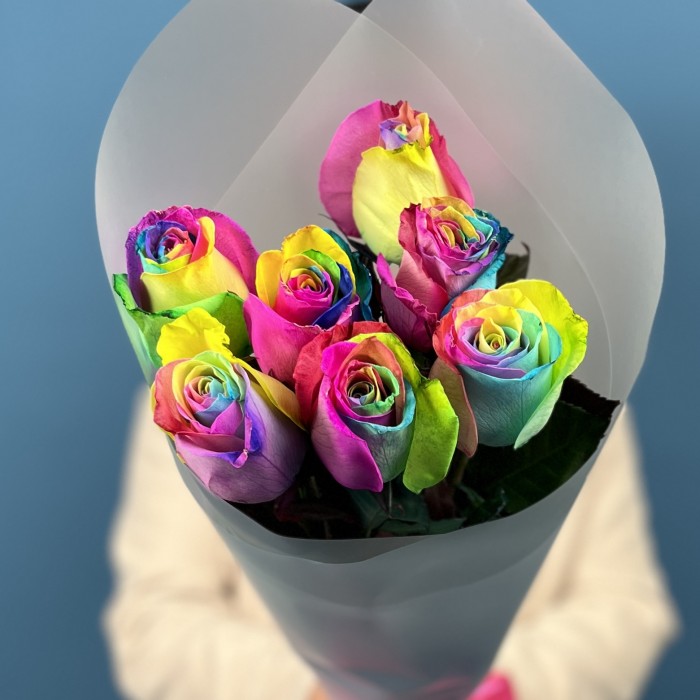 7 радужных роз 60 см