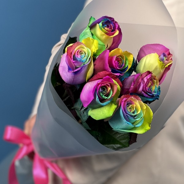 7 радужных роз 60 см