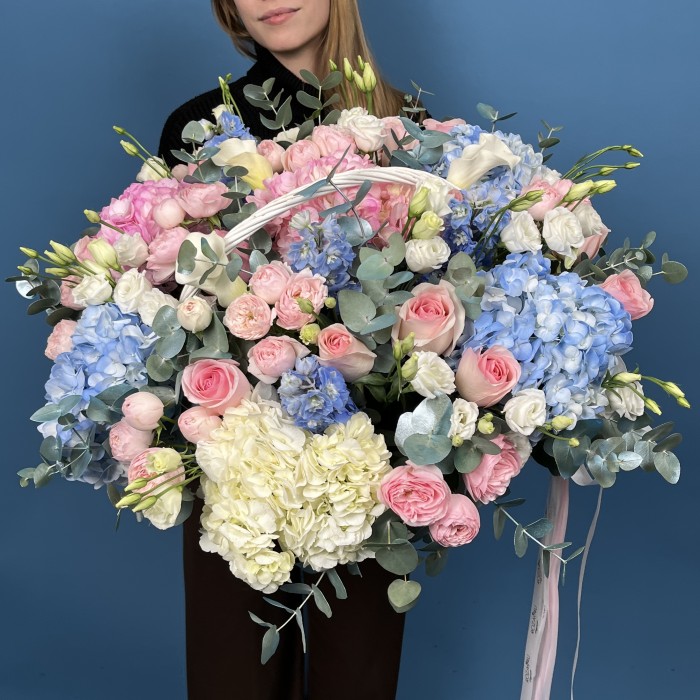 Маленькая Композиция Парадайз в корзине