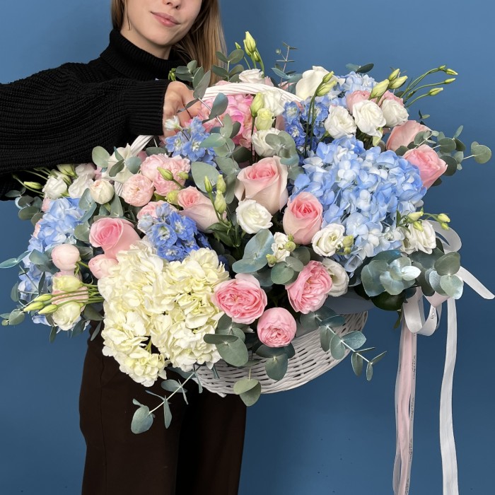 Маленькая Композиция Парадайз в корзине