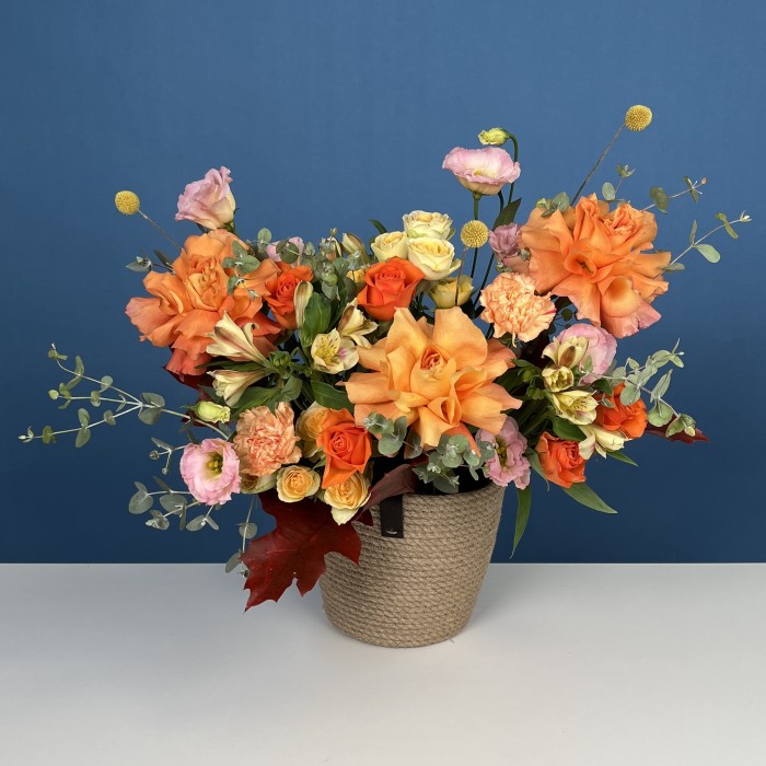 Оранжевая композиция в кашпо