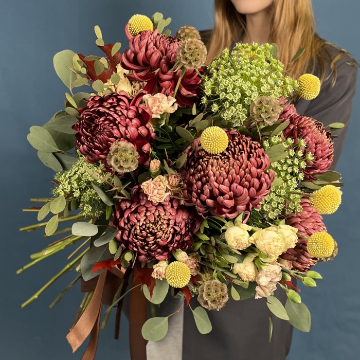 Осенний букет с хризантемами