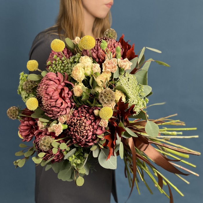 Осенний букет с хризантемами