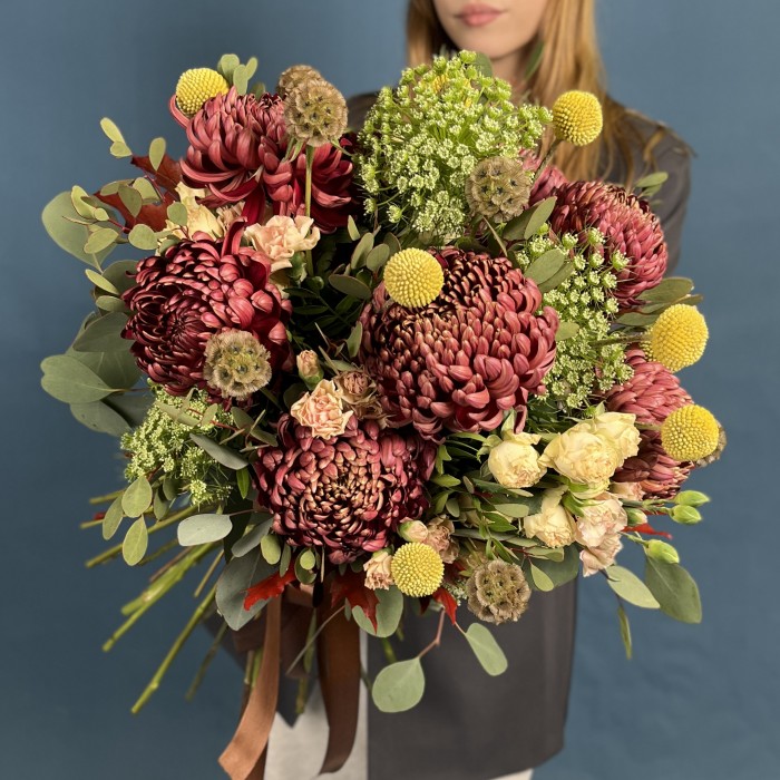 Осенний букет с хризантемами