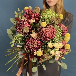 Осенний букет с хризантемами