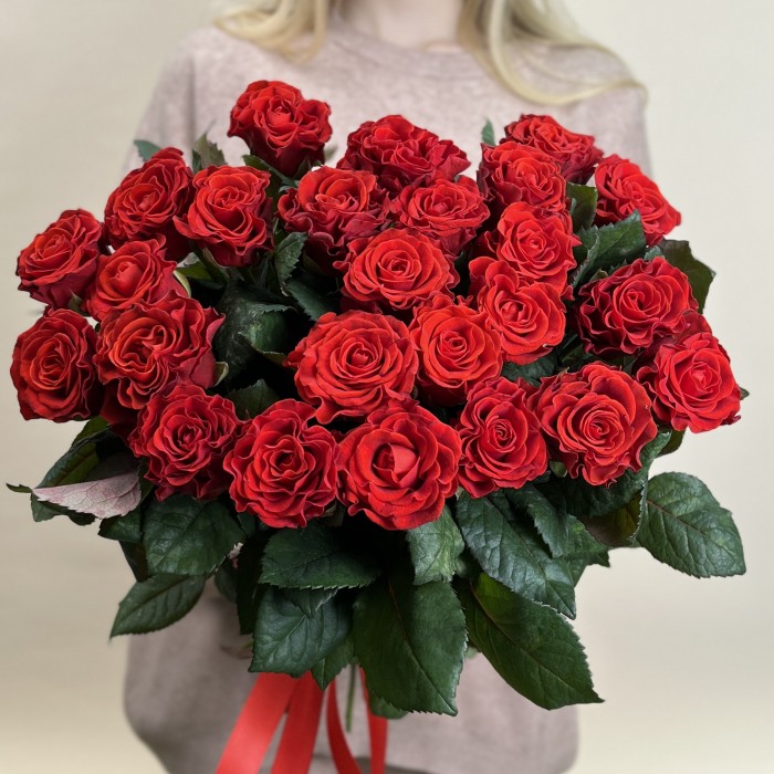 Красная роза Эль Торо 60 см
