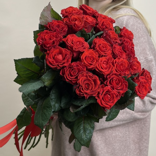 25 красных роз Эль Торо 60 см