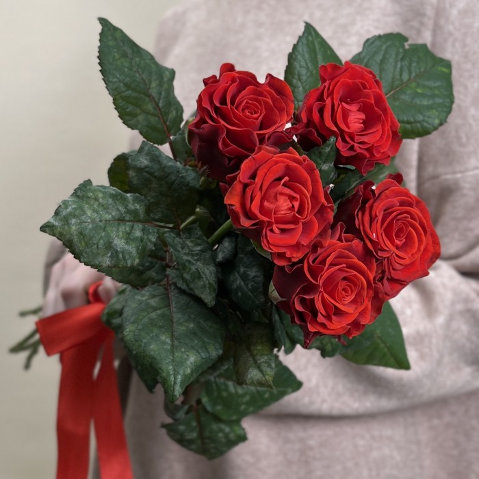 5 красных роз Эль Торо 60 см