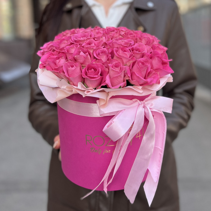 Розовая роза Аква в коробке