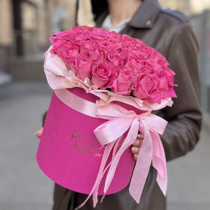 Розовая роза Аква в коробке