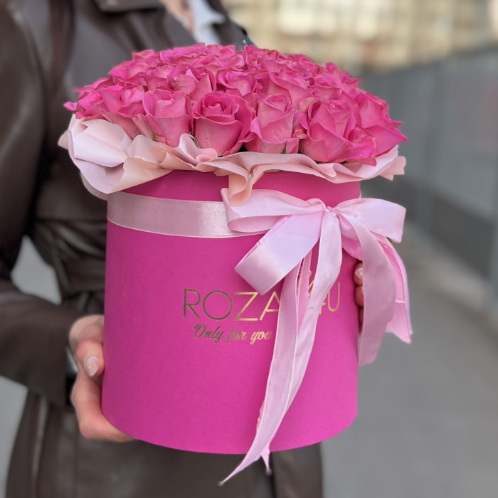 Розовая роза Аква в коробке