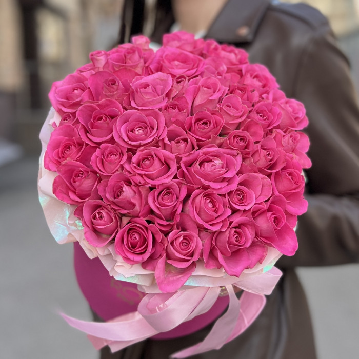 Розовая роза Аква в коробке