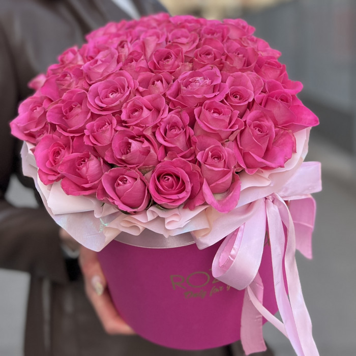 Розовая роза Аква в коробке