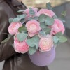 7 розовых ранункулюсов в коробке
