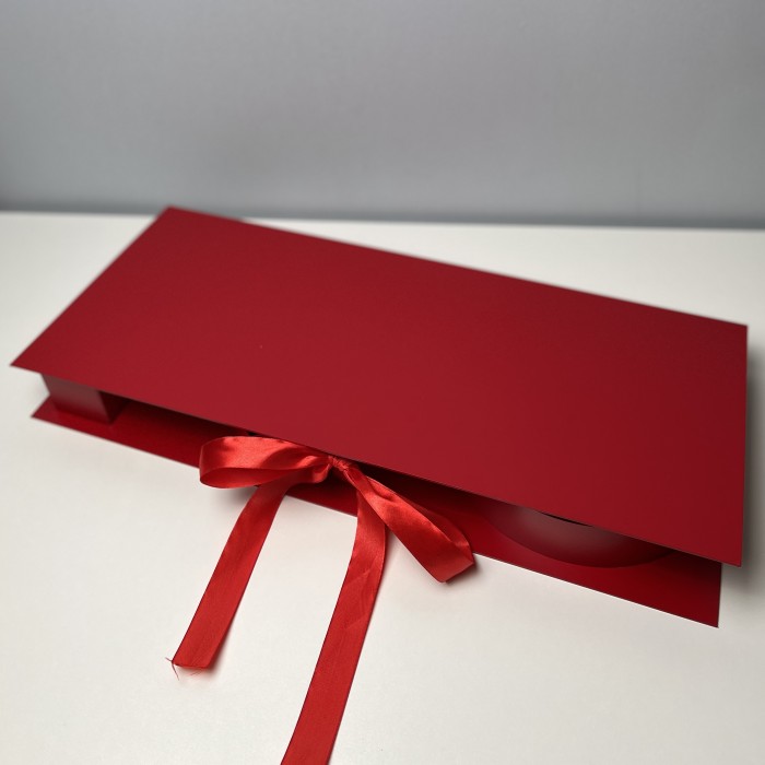 Клубника премиум в молочном и белом шоколаде Классика Я люблю тебя