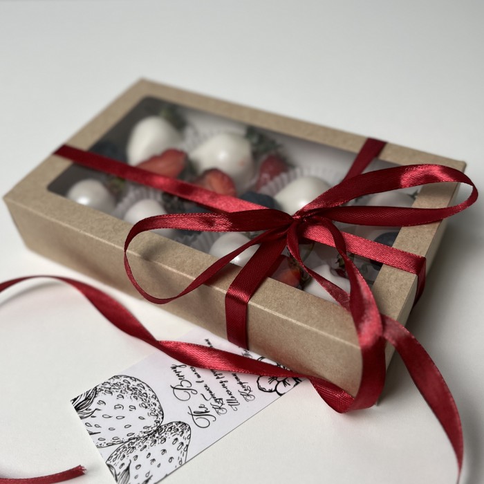 Клубника в белом шоколаде Классика с ягодами 8 штук