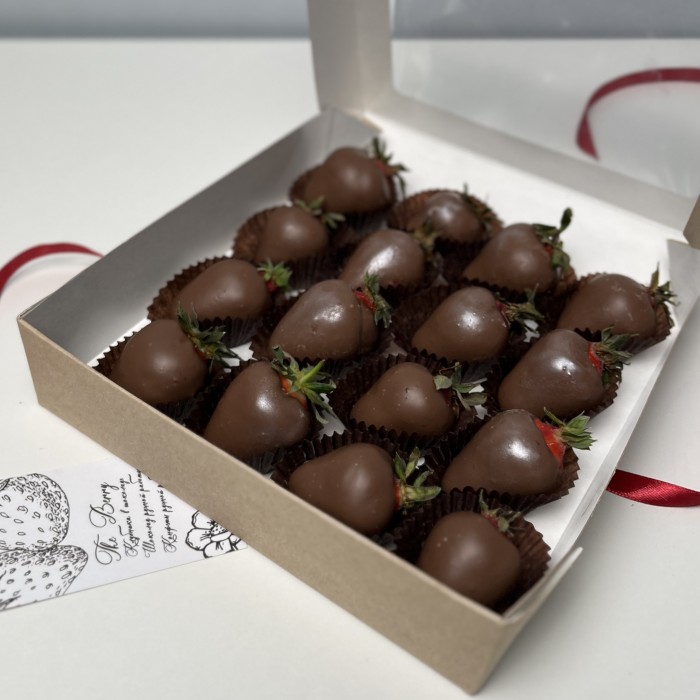 Клубника в шоколаде Классика 16 ягод