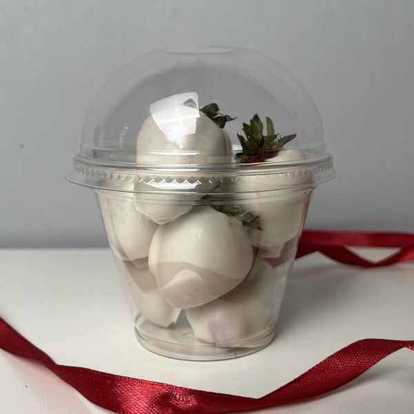 Стаканчик с клубникой в белом шоколаде Классика 200 мл