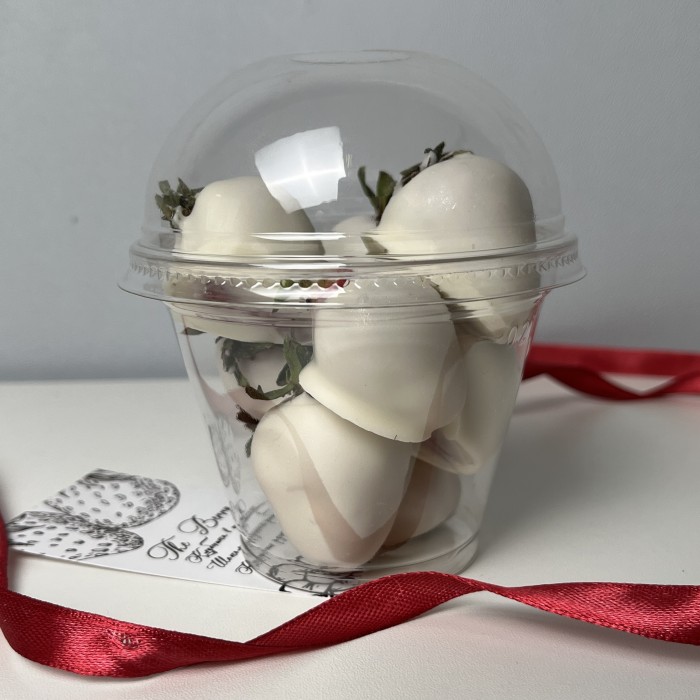 Стаканчик с клубникой в белом шоколаде Классика 200 мл