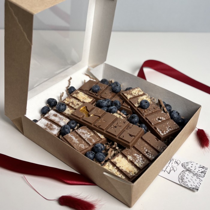 Шоколад ручной работы с голубикой