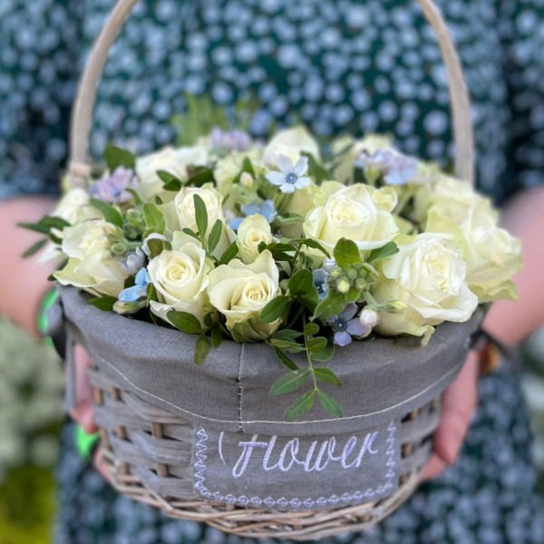 Нежная корзина цветов на день рождения