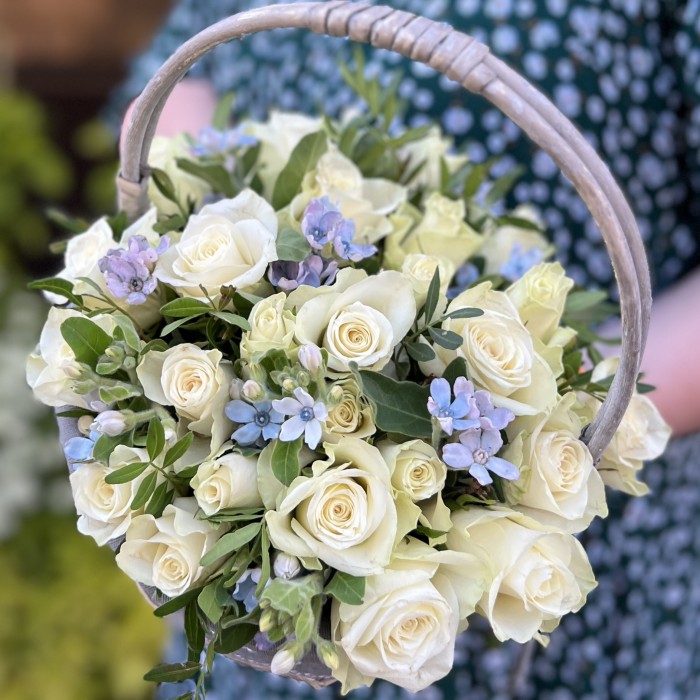 Нежная корзина цветов на день рождения
