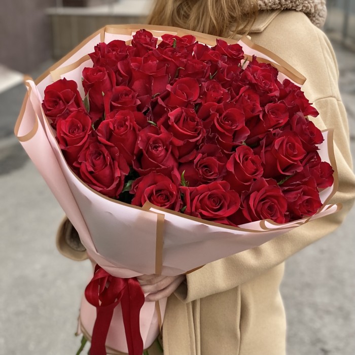 35 красных роз Эвер Ред 60 см