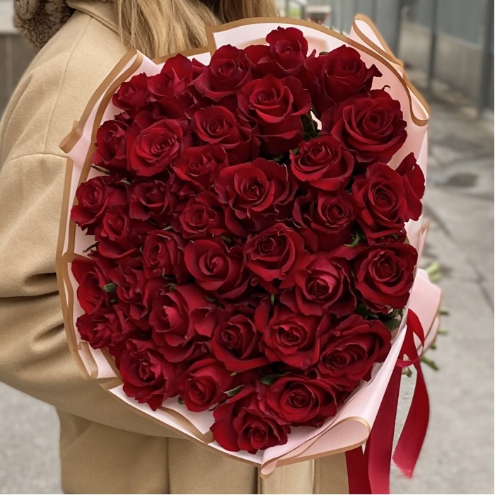 35 красных роз Эвер Ред 60 см
