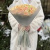 35 кремовых пионовидных роз Гравити 40 см
