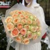 35 кремовых пионовидных роз Гравити 40 см