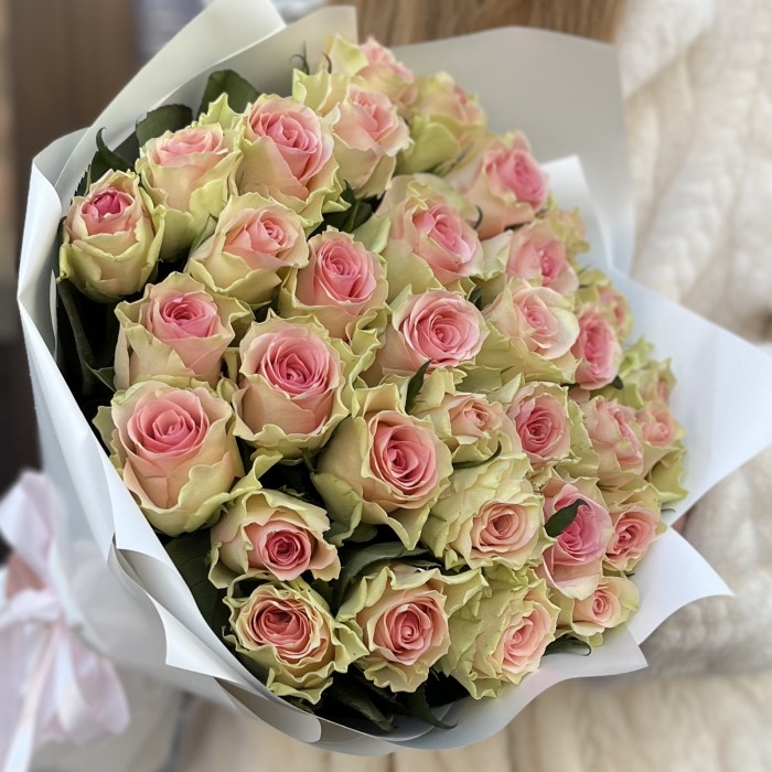 35 нежно-розовых роз Топ-Гир 50 см