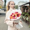35 роз яркий микс в упаковке