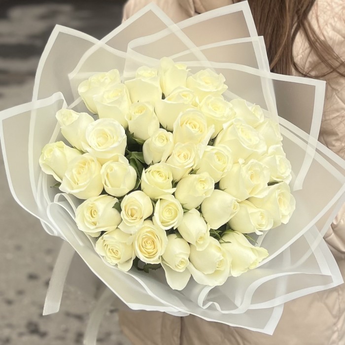35 белых роз 40 см