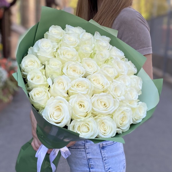 35 белых роз 60 см