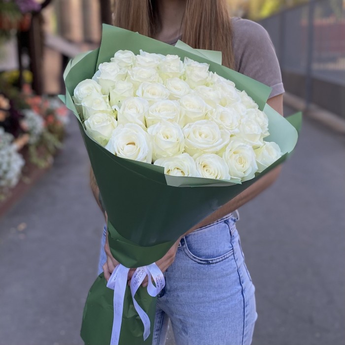 35 белых роз 60 см
