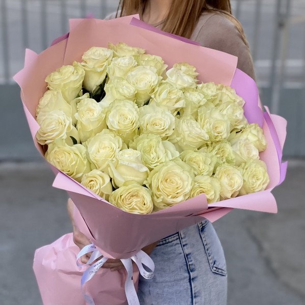 35 белых роз Мондиаль