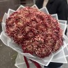 35 бордовых хризантем