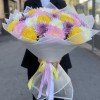 35 хризантем микс в упаковке