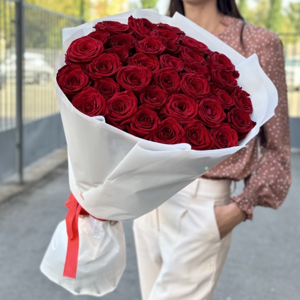 35 красных роз 70 см