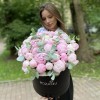 35 нежных пионов в коробке