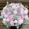 35 нежных пионов в коробке