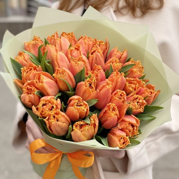 35 оранжевых махровых тюльпанов Оранж пэшн