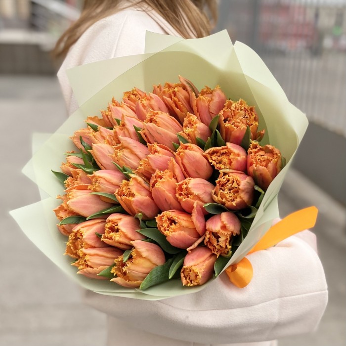 35 оранжевых махровых тюльпанов Оранж пэшн