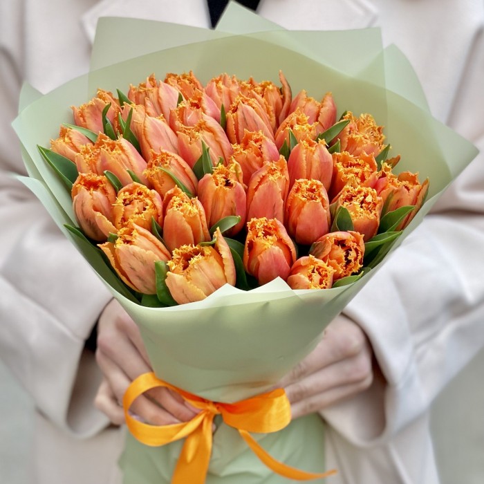 35 оранжевых махровых тюльпанов Оранж пэшн