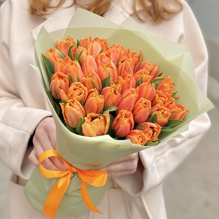 35 оранжевых махровых тюльпанов Оранж пэшн